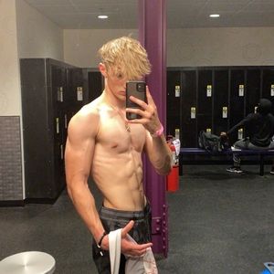 Meet your Posher, Corey